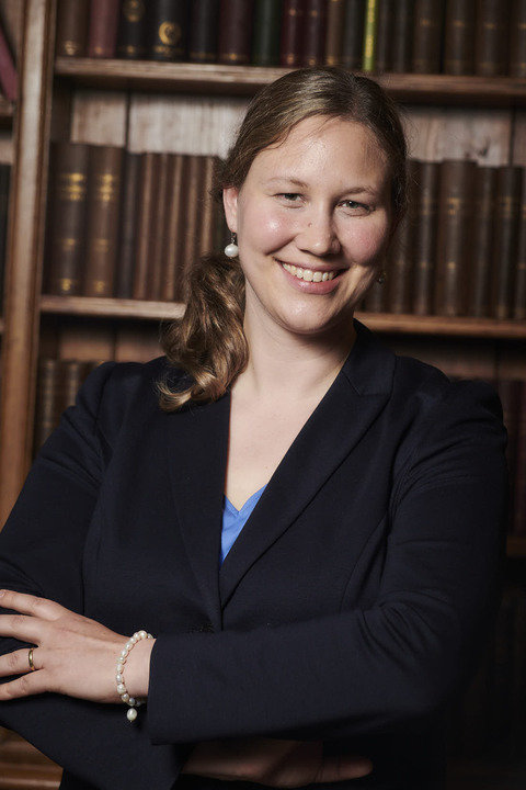 Dr. Bernadette Stolz